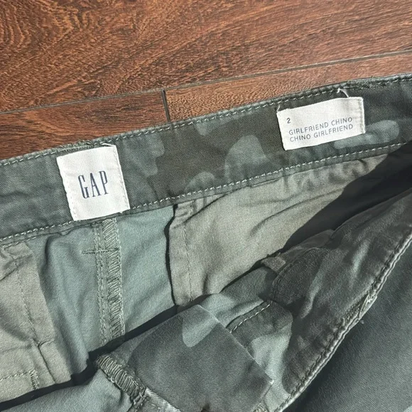 Gap Girlfriend Chino - Picture 2 of 6